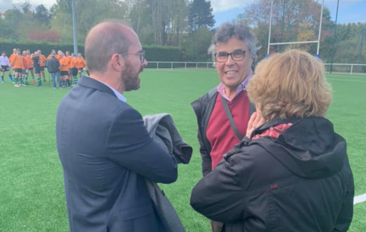 Lorrain Merckaert, maire de Montigny le Bretonneux, et Jean-Michel Noble, président de l'ASMB Omnisports