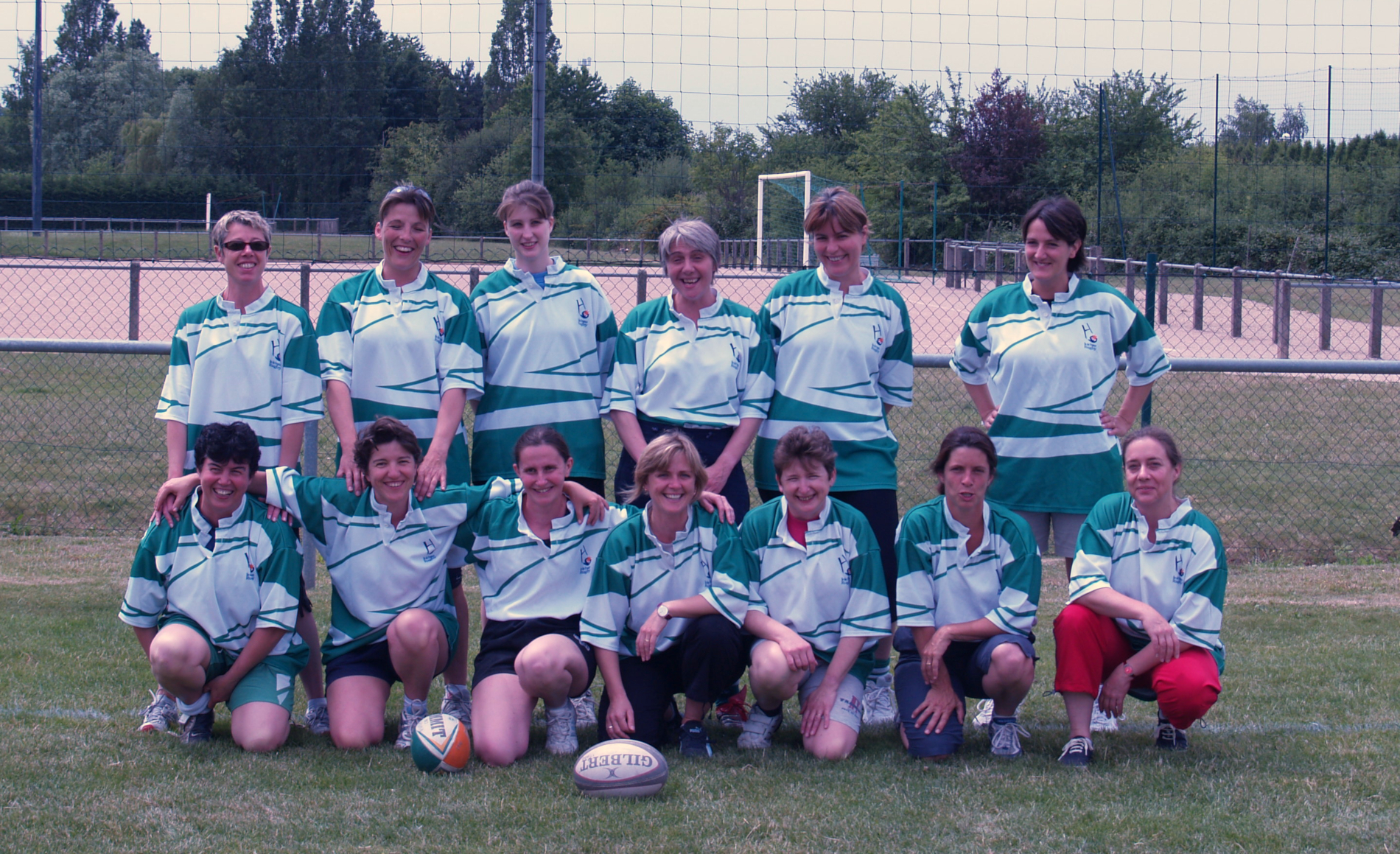 L'équipe des mamans à la fête de l'ASMB Rugby en 2006